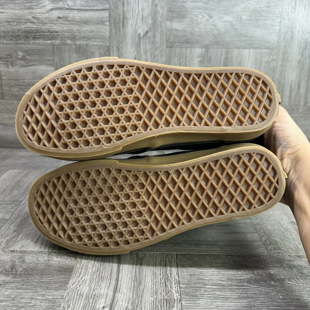 Vans Atwood‎ Sneakers Women 8.5 Black Canvas Gum Sole Low Top NEW